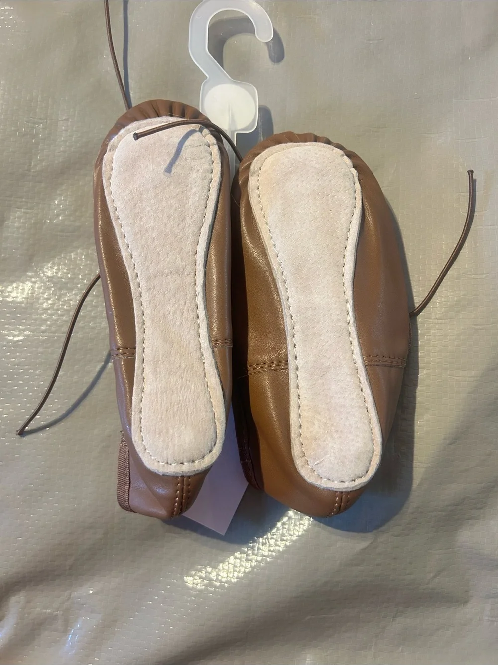 Danskin Brown Girls Ballet shoes with Elastic Strap NWT size 11